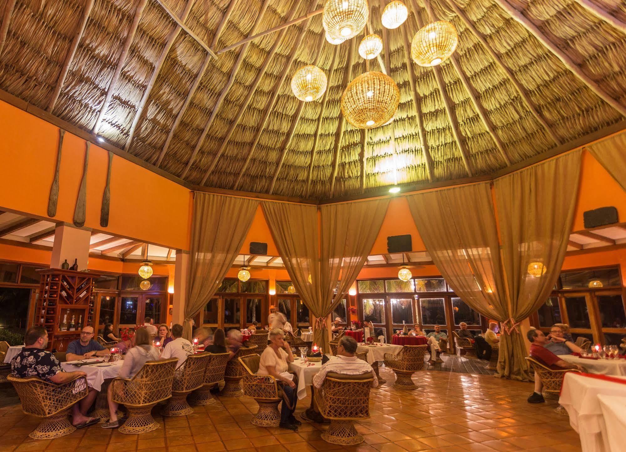 Almond Beach Resort At Jaguar Reef Hopkins Exterior foto